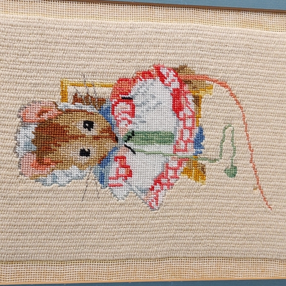 Vintage Needlepoint Picture of Mrs. Tittlemouse - Picture 2 of 3